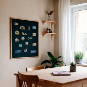 Produkt Černá tabule na magnetky v dřevěném přírodním rámu CLASSIC