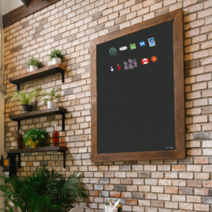 Produkt Černá tabule na magnetky v rustikálním rámu